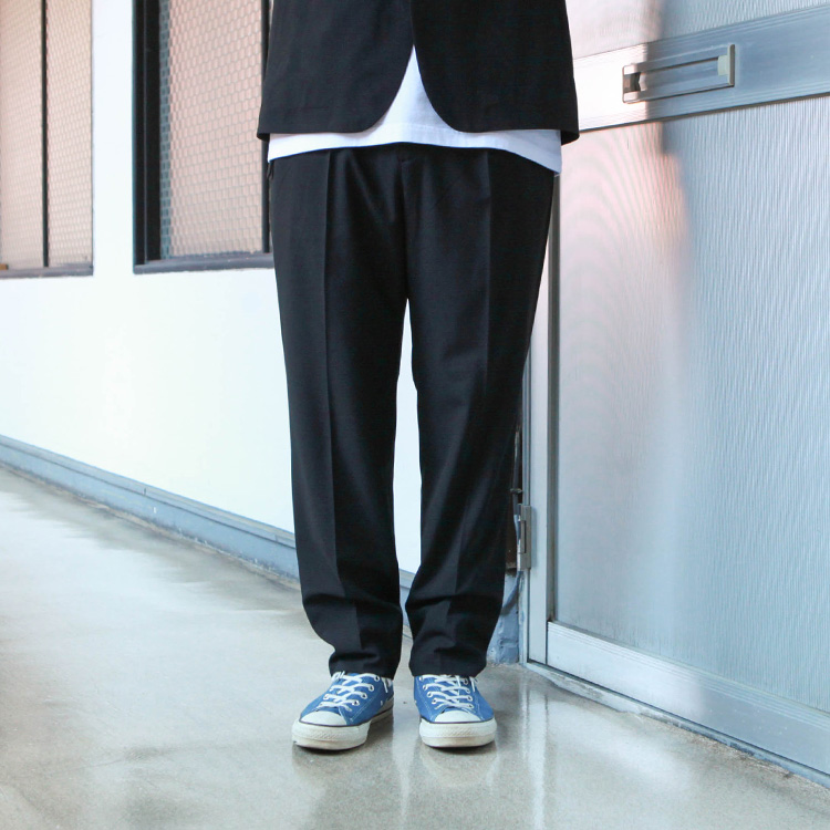 WHITE MOUNTAINEERING スウェット WM JACQUARD TAPE BIG POCKET CREW