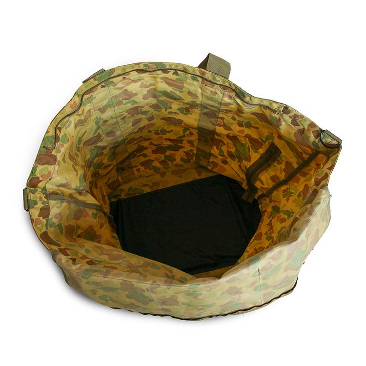 リンゴ　ネイタルデザイン カーミット Big toteBag Big Daddy™ Tan Leather with Olive Handles- BACKORDERED
